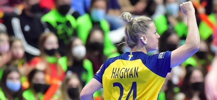 ЧМ-2011. Шведская крайняя Натали Хагман упрочила лидерство в списке бомбардиров. Лучшая из россиянок — Антонина Скоробогатченко