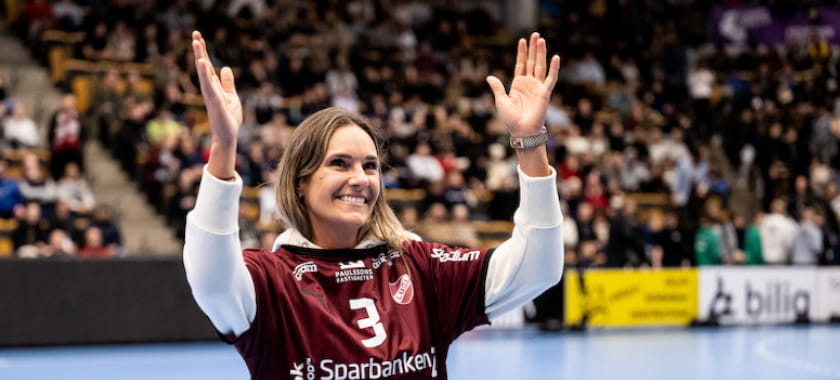 Швеция. Экс-полусредняя ЦСКА Сабина Якобсен перешла в "Луги", за который выступает Изабель Гульден. Команда идёт предпоследней в чемпионате