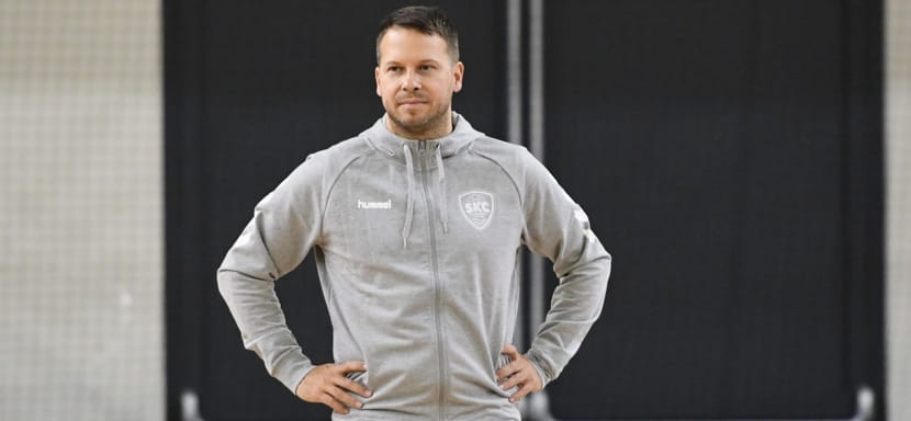 Венгрия. Уволенный из "Крима" Урош Брегар сменил Габора Даньи на посту главного тренера "Шиофока", подписав контракт на полтора года