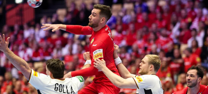 Сборная Германии оказалась сильнее команды Хорватии и стала финалистом чемпионата Европы-2026. У Андреаса Вольффа 13 сейвов