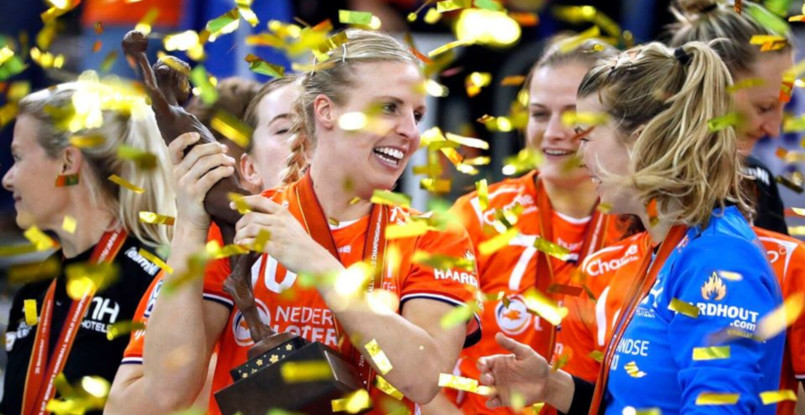 Откуда у голландок такая сборная? В чем ей уступили россиянки? И немного о совместительстве