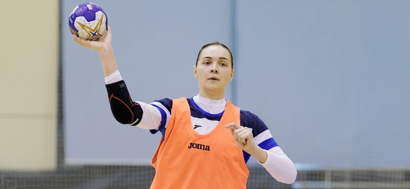 Дарья Дмитриева: "Трефилов подскочил и в крик: "Дуся, ты офигела?! Я хотел, чтобы ты головой ударилась о мой кулак! Разве можно так играть"