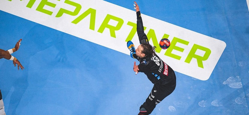 Бундеслига. В "Райн Левен" — третий травмированный вратарь! Игру с "Балингеном" не смог закончить 38-летний Николас Кацияннис