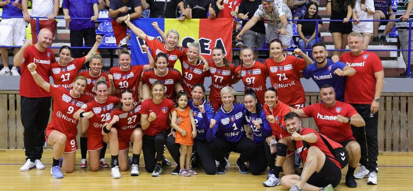 Румыния. Удивительная "Вылча" побеждает на "предсезонке" всех подряд, включая французский "Брест". Она выиграла второй турнир