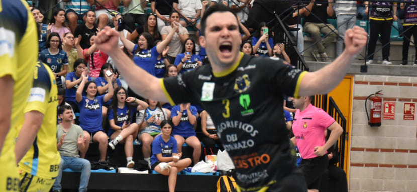 Испания. В переходных играх "Кангас" повторно обыграл "Малагу" и сохранил место в топ-дивизионе на следующий сезон