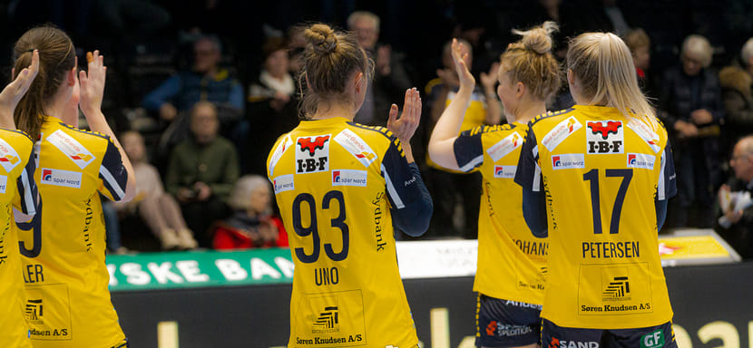 Дания. "Икаст" объявил о летнем уходе разыгрывающей Лине Уно Йенсен и правой полусредней Альберте Эблер