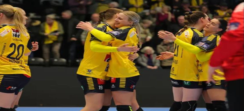 "Икаст " громит на выезде "Нюкёбинг" в женском чемпионате Дании, "Виборг" и "Ольборг" также выигрывают в гостях