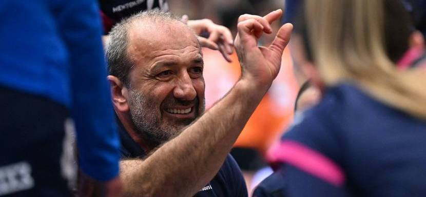 Черногорский специалист Драган Аджич расстался с венгерским "Мошонмадьяроваром"