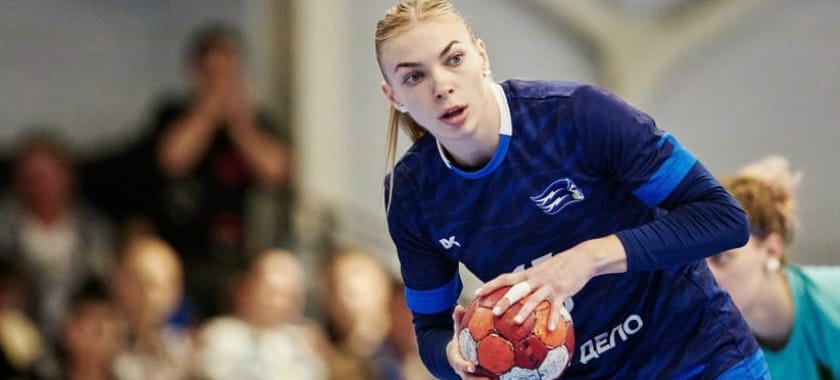 Реабилитолог "Черноморочки" о восстановлении Анастасии Шкитиной: "Работаем над правильной ходьбой и объёмом движений в коленном суставе" (ВИДЕО)