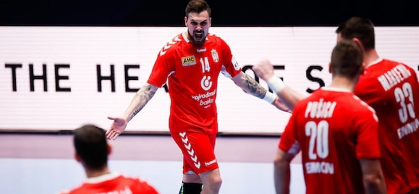 ЧЕ-2022. Наставник сборной Сербии Тони Херона назвал расширенный состав на матчи квалификации с греками и бельгийцами