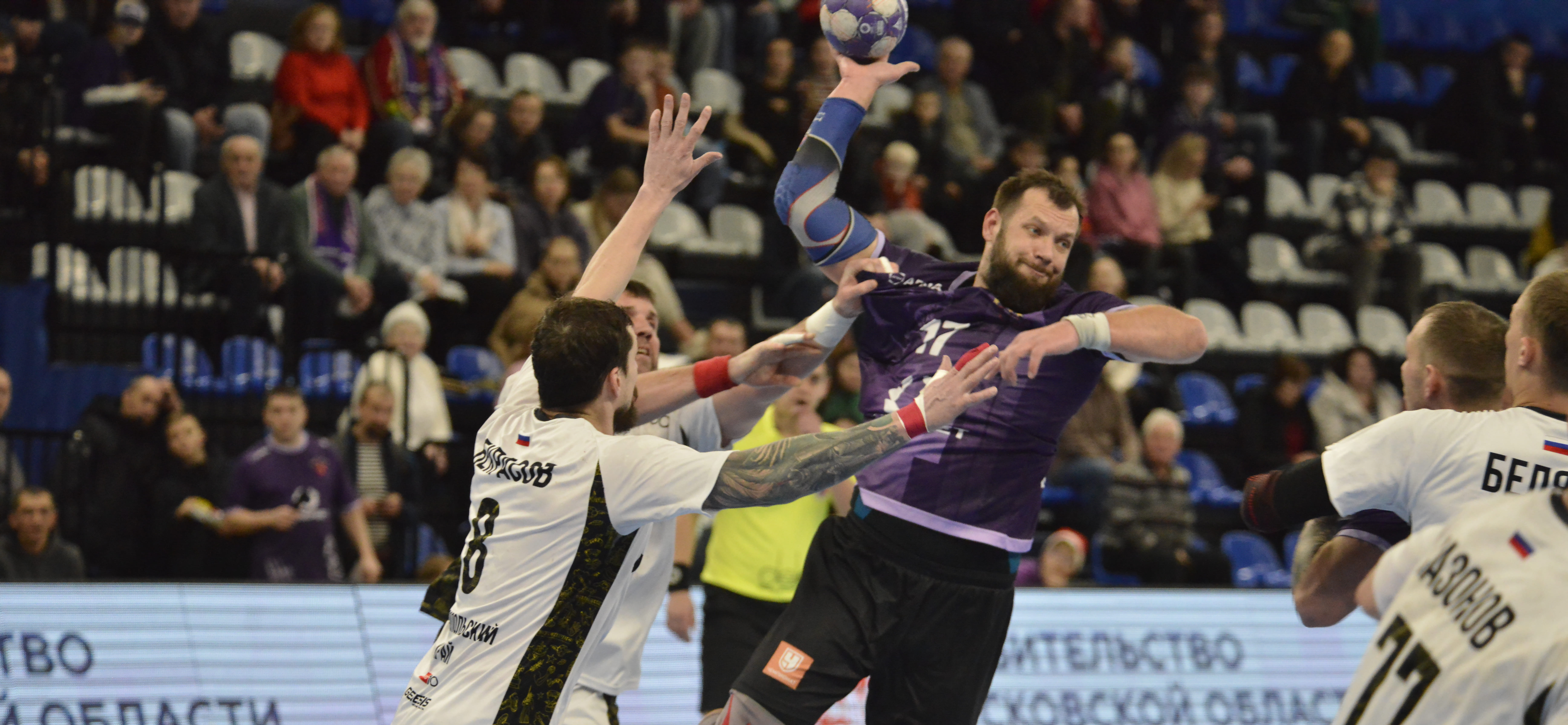 "Чеховские медведи" одержали разгромную домашнюю победу над ставропольским "Виктором" в матче Суперлиги