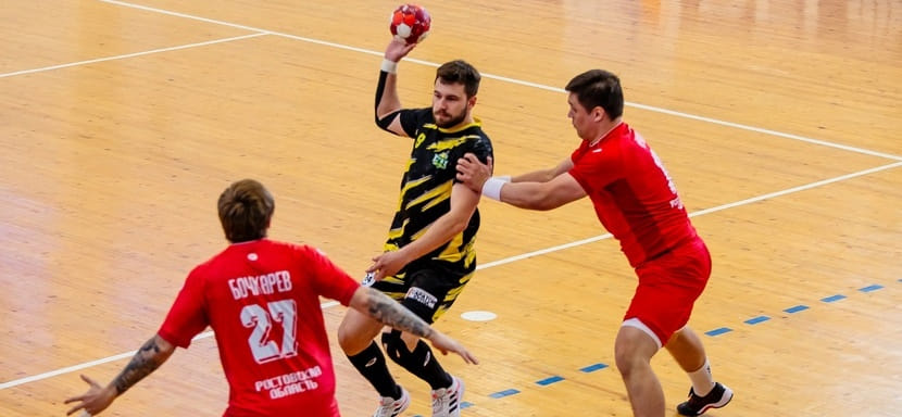 Olimpbet Суперлига. Левый полусредний Артём Пономарёв — признан лучшим игроком СГАУ-"Саратова" в сезоне-2021/22