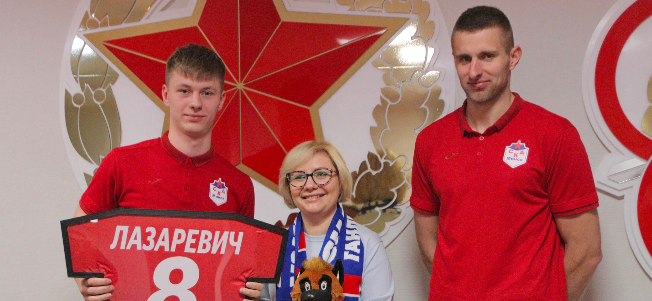 Беларусь. Глава федерации гандбола Минска Надежда Лазаревич встретилась с командами СКА и БГУФК - СКА - РГУОР