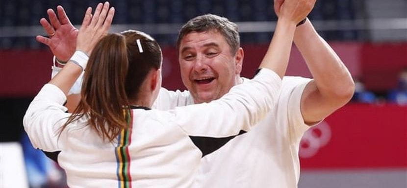 Олимпиада. Габор Элек: "Главное, что мы выиграли, чудом смогли удержать преимущество после красной карточки Жужанны Томори"