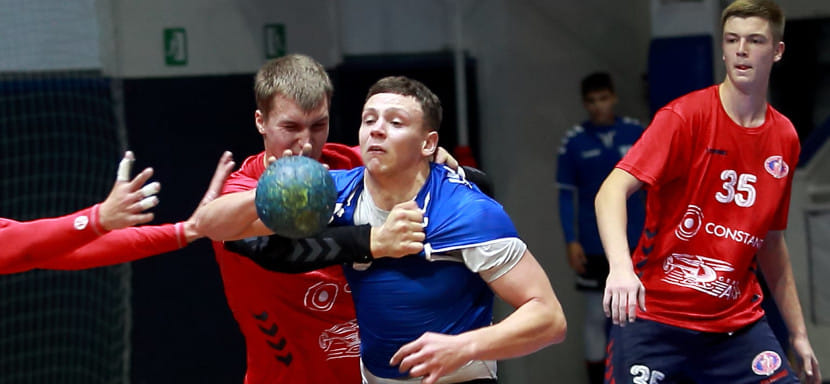 Украина. Ужгородские "Карпаты"-ШВСМ одержали третью победу в мужском чемпионате, запорожский "Мотор-Политехника" — вторую