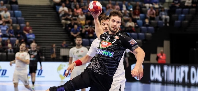 Венгрия. Разыгрывающий португальской "Бенфики" Адам Юхас в новом сезоне вернётся в "Татабанью"