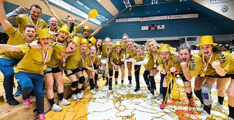 Дания. Женщины. "Эсбьерг" победил "Нюкебинг" и завоевал Суперкубок страны