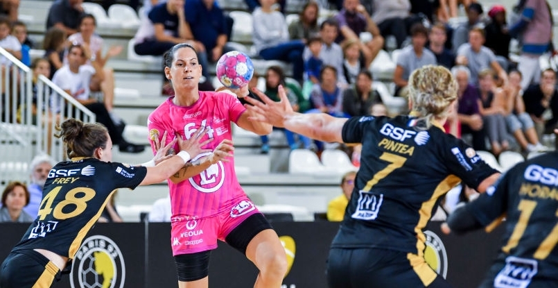 Франция. В женском чемпионате "Флери" победил "Порт дю Эно"