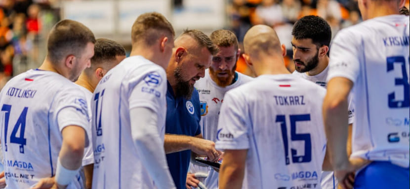 8 мячей Максима Красовского и Дениса Волынцева помогли "Стали" одолеть "Заглембе" в пятничном матче 9-го тура чемпионата Польши