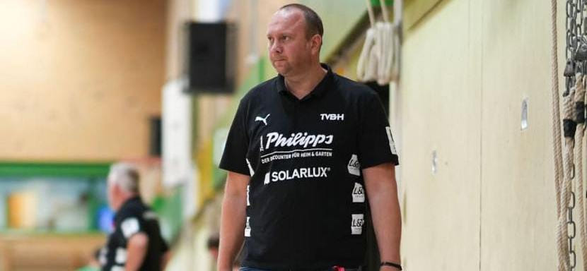 Белорусский специалист Андрей Курчев покинул пост главного тренера клуба "Биссендорф" из третьей по силе лиги Германии
