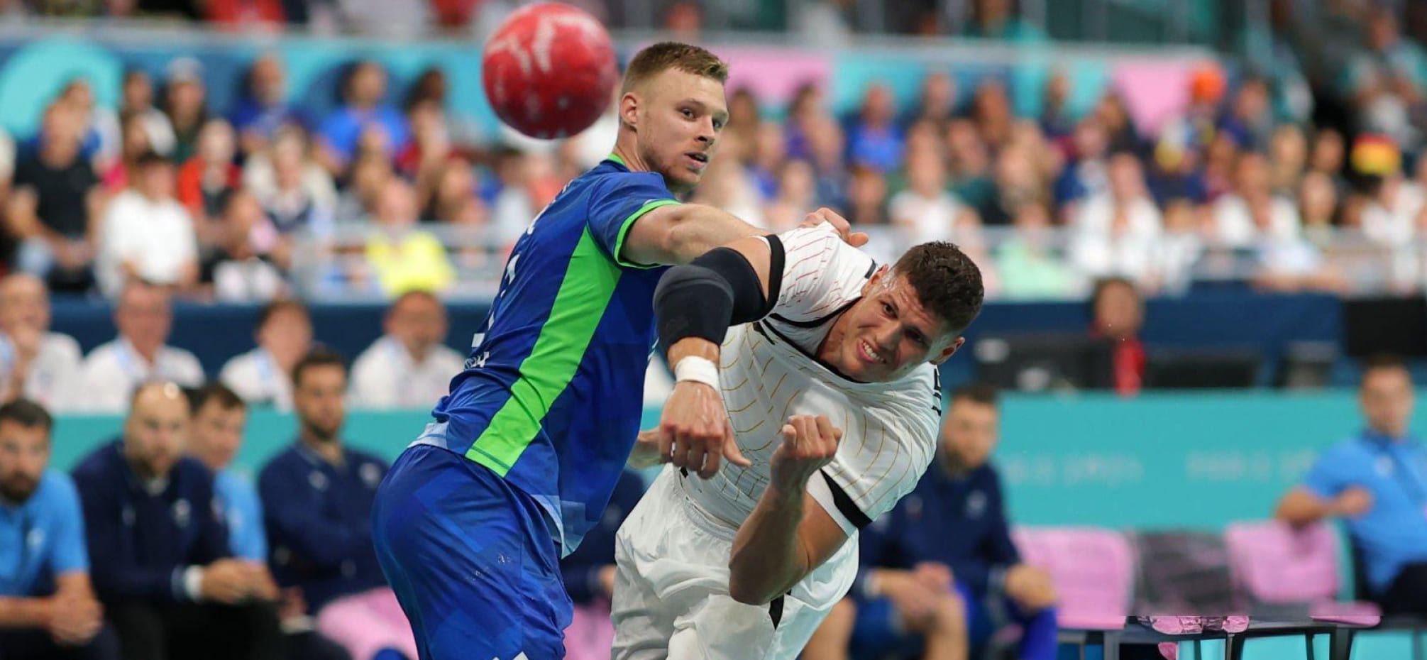 Сборная Германии победила словенцев и заняла первое первое место в группе "А" мужского олимпийского турнира