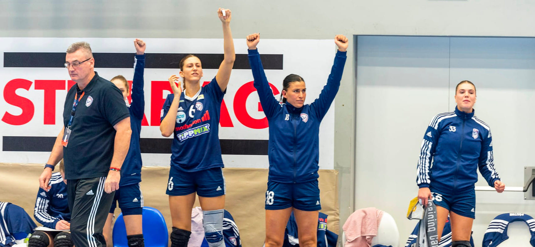 Венгрия. В споре команд, выбывших из розыгрыша Евролиги, не выявлен победитель — "Мошонмадьяровар" и "Дебрецен" сыграли вничью