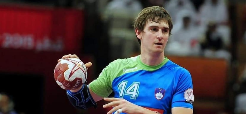 Себастьян Скубе из “Бьеррингбро” отказался переходить в “ПСЖ” до окончания контракта. Парижане все еще ищут замену Николе Карабатичу