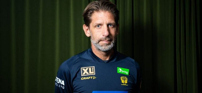 53-летний специалист Томас Акснер продолжит возглавлять женскую сборную Швеции до лета 2026 года