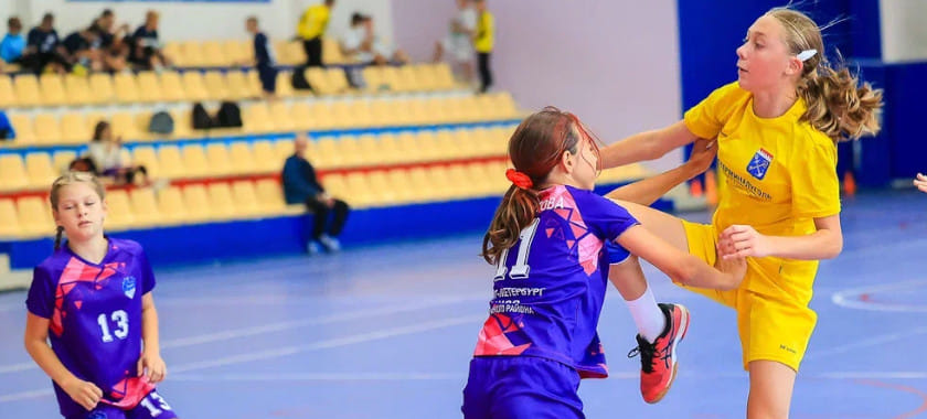 Юрий Нестеров: "Женский "Зенит" три года подряд выигрывает чемпионат России. В футболе"