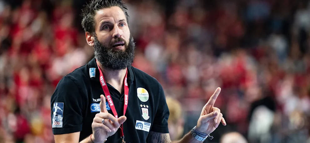 Жёлтые карточки "любят" тренеров. В лидерах бундеслиги по "горчичникам"  — Беннет Вигерт и Николай Крикау