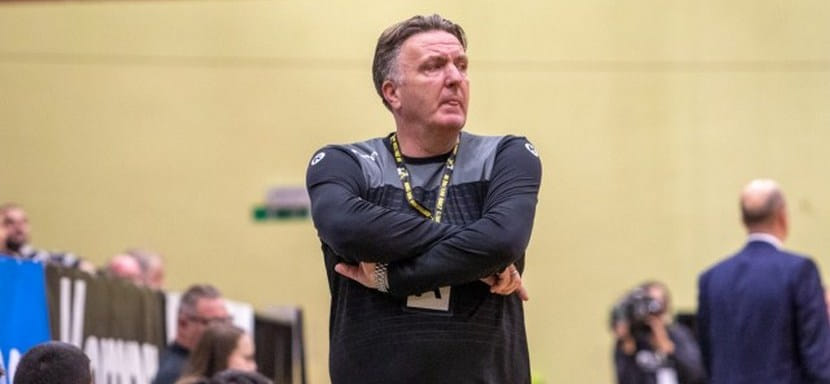 Балканы. Главный тренер "Металурга" из Скопье Зоран Кастратович подал в отставку. Наставник девять месяцев не получал зарплату