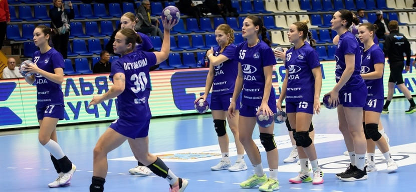 В женском чемпионате России сегодня состоится одна игра: "Уфа-Алиса" принимает тольяттинскую "Ладу"