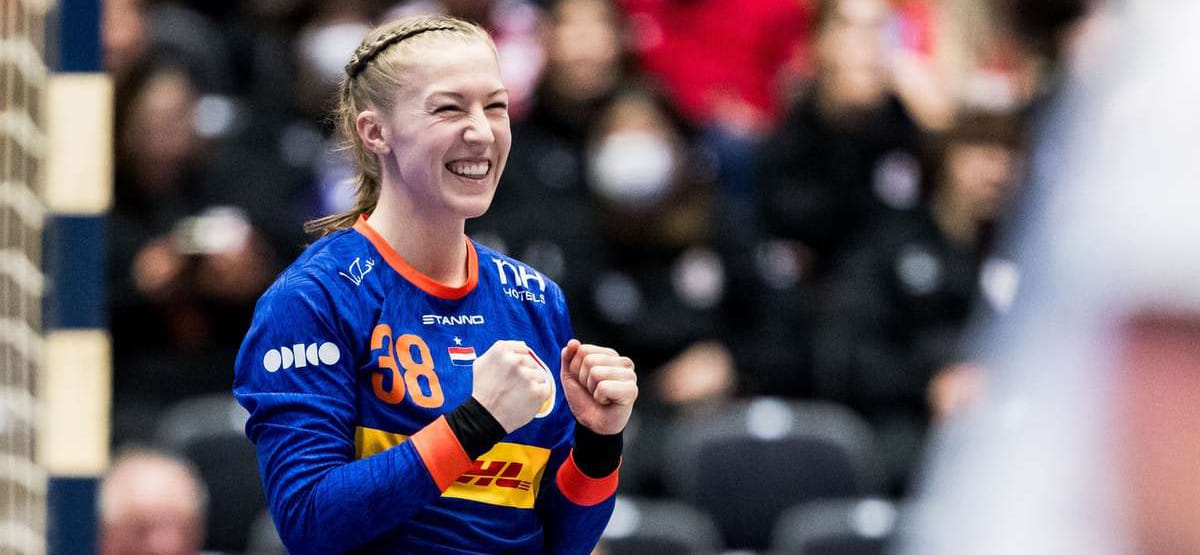 Лоис Аббинг: "Нам будет нужно найти подарки для Яры тен Холте на рождественской ярмарке. Она отыграла просто блестяще"