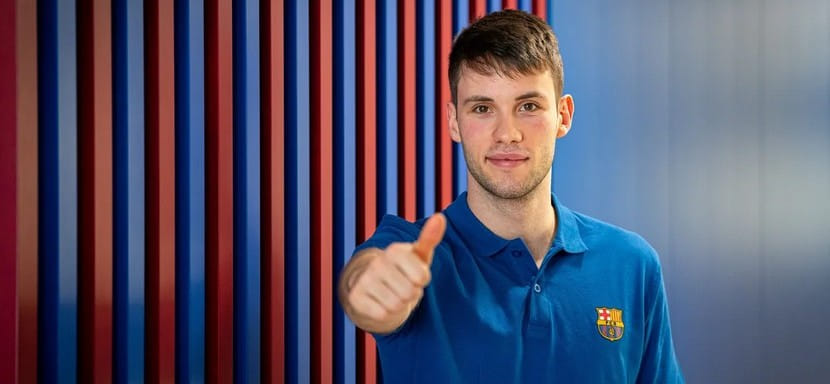 Левый крайний сборной Испании Даниэль Фернандес, покидающий летом "Штутгарт", подписал контракт с "Барселоной"