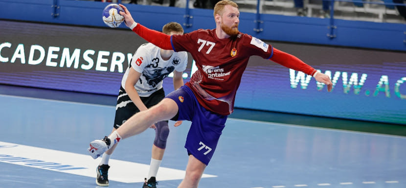 Линейный столичного ЦСКА Роман Царапкин — лучший защитник Суперлиги-2024/25 по версии Федерации гандбола России