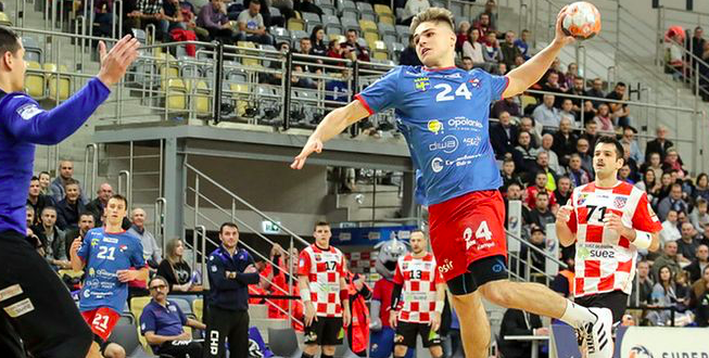 Испания. "Адемар" проявляет интрес к правому полусреднему польской "Гвардии" Шимону Дзялакевичу