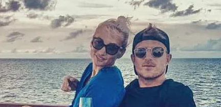 По окончании чемпионата мира Полина Кузнецова наслаждается отдыхом в Дубае в компании сильнейшего теннисиста Македонии (ФОТО)