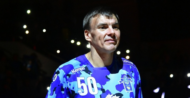 Суперлига. Матч с "Акбузатом" стал последним в карьере для 43-летнего линейного "Виктора" Алексея Пшеничного (ВИДЕО)