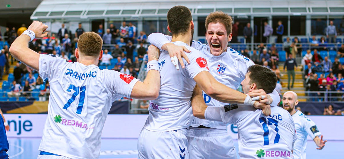 Лига чемпионов. "Висла" повисла на краю пропасти. Клуб Житникова и Косоротова — мимо плей-офф?