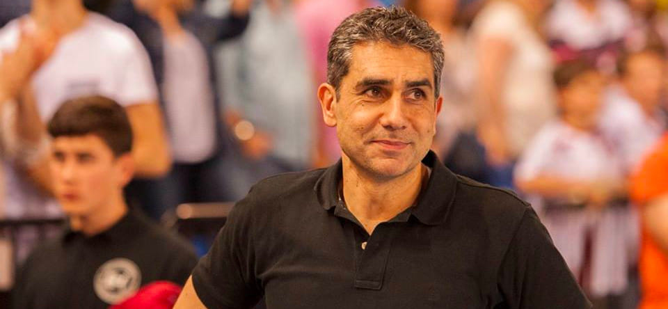 Португалия. Трансферный слух. Тренер "ПСЖ" 51-летний Хота Гонсалес может заменить Чему Родригеса у руля "Бенфики"