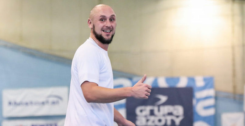 Польша. Правый крайний "Азотов" Матеуш Серока продлил контракт с клубом