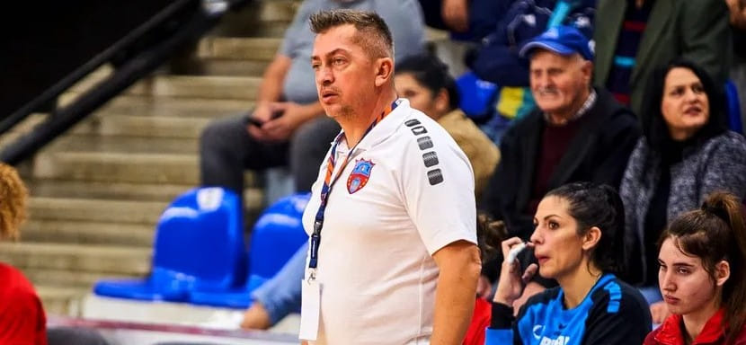 Румыния. Александру Вебер спустя 10 лет покинул пост главного тренера "Мэгуры". Команду возглавила Викторина Бора
