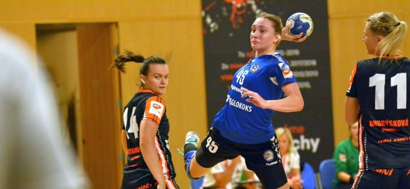 Польша. Покинувшая "Ладу" 21-летняя правая полусредняя Полина Масалова результативно дебютировала за хожувский "Рух" в MOL-лиге