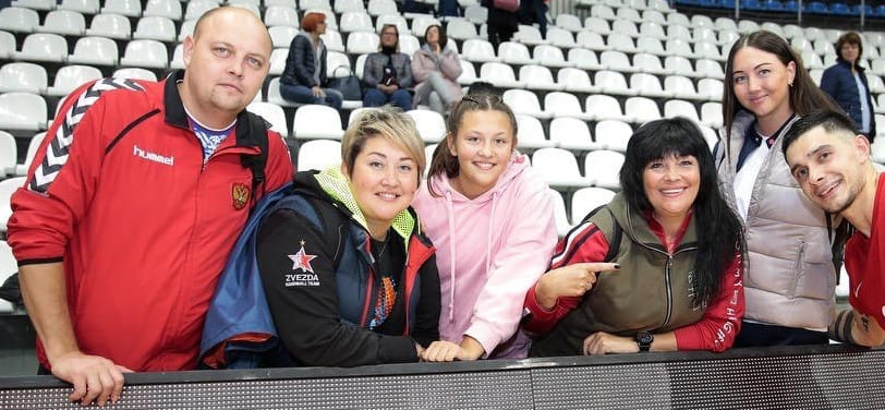 "Разговоры о спорте оставляем в зале". Тайны самой большой гандбольной семьи в России