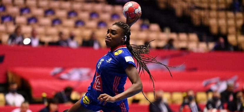 Румыния. Олимпийская чемпионка левая полусредняя французского "Бреста" Калидьяту Ньякате со следующего сезона будет играть за "Бухарест"