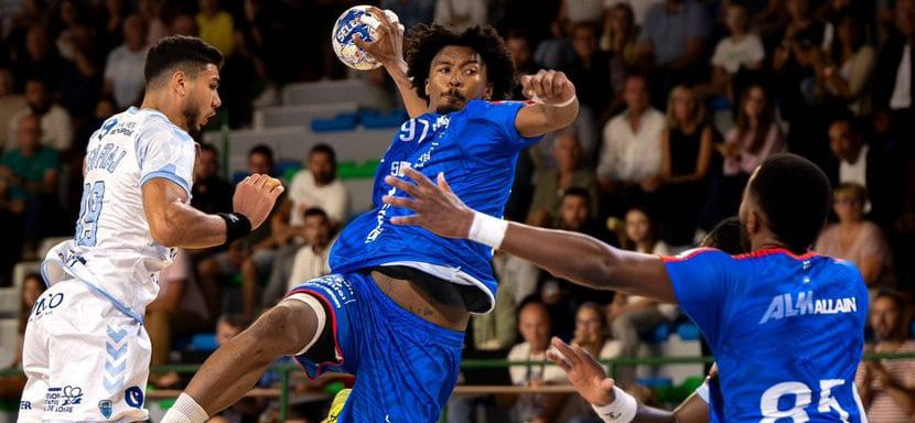 "Экс" и "Санс" (Д2) преодолели раунд 1/16 финала мужского Кубка Франции