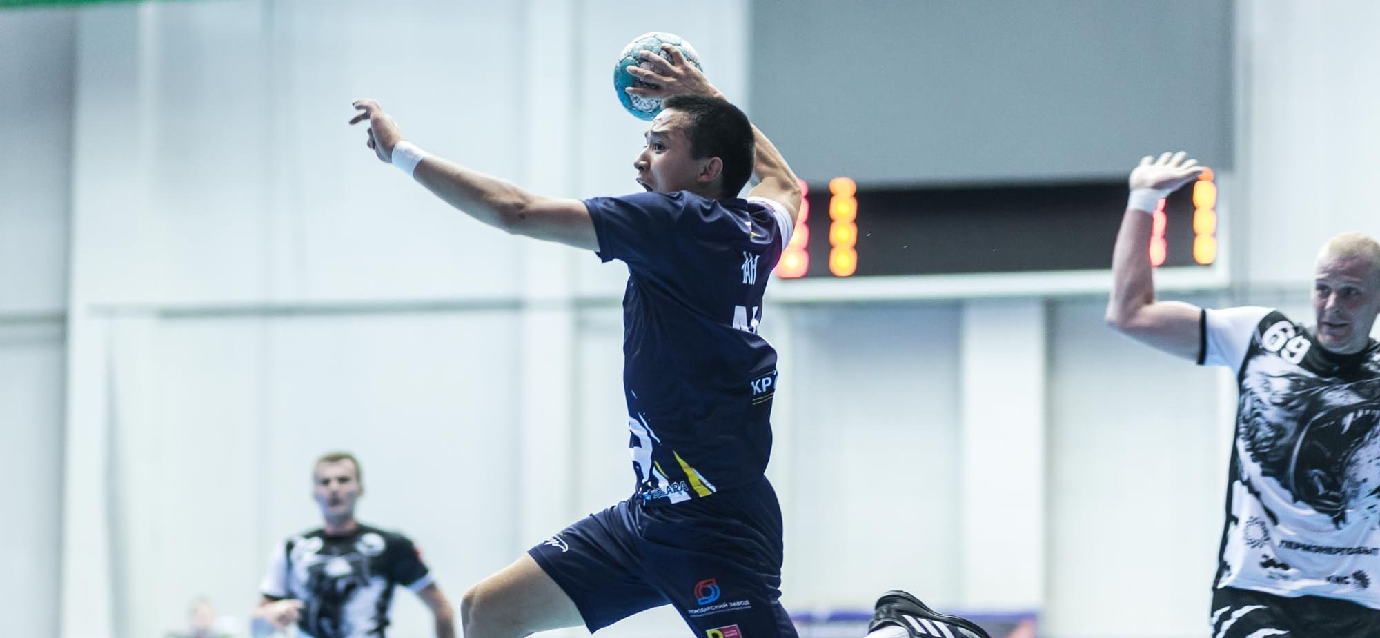 Чан Суан Вьет: "Победа над "Академией" выводит в плей-офф на "Пермских медведей", на которых все в СКИФе хотят попасть" (ВИДЕО)