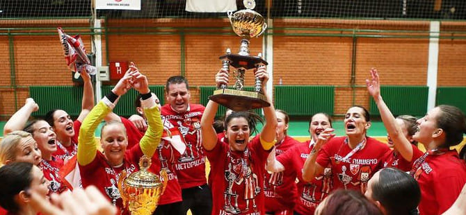 Балканы. Женская "Црвена Звезда" завоевала первый трофей в истории клуба, обыграв в финале Кубка Сербии "Железничар" в серии пенальти