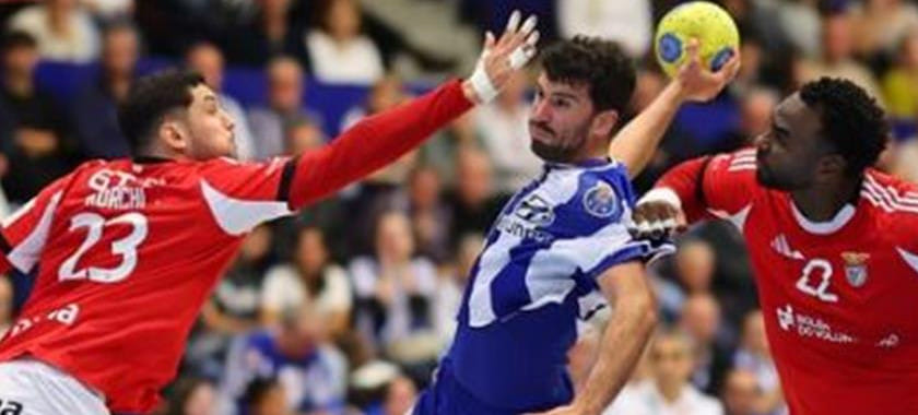 "Бенфика" без Никиты Вайлупова сыграла вничью с "Порту" в чемпионате Португалии. У команд равное количество очков