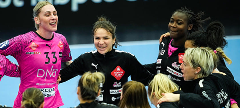 Норвегия. "Кристиансанд" завершил регулярный чемпионат победами без Анны Вяхиревой. Известны пары первого раунда плей-офф